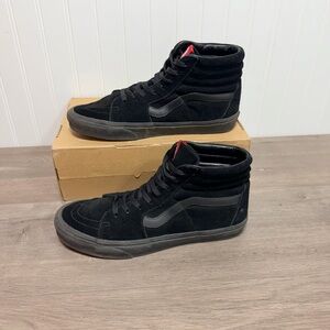 Vans Men's Black and Red High-Top Sneakers